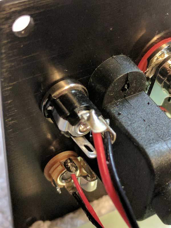 V25 preamp power and trigger jacks